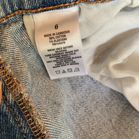 AEROPOSTALE. Blue denim jeans, distressed/rough look. Super high rise, s… - Picture 7 of 16